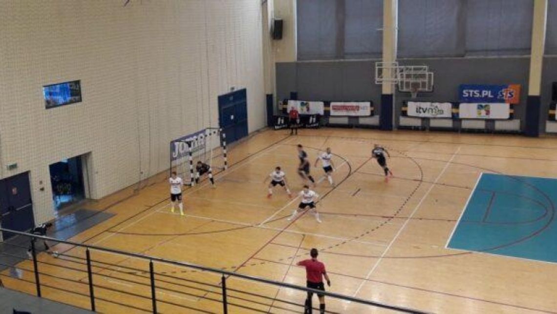 Clearex przegrywa z ostatnią drużyną w tabeli Clearex przegrywa z ostatnią drużyną w tabeli