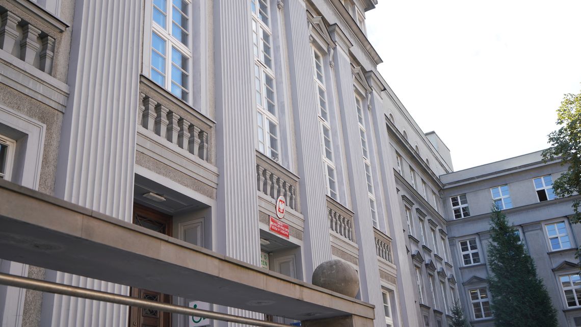 Dane Funduszu Ubezpieczeń Społecznych - stabilne finanse i mniejsze zapotrzebowanie na dotację