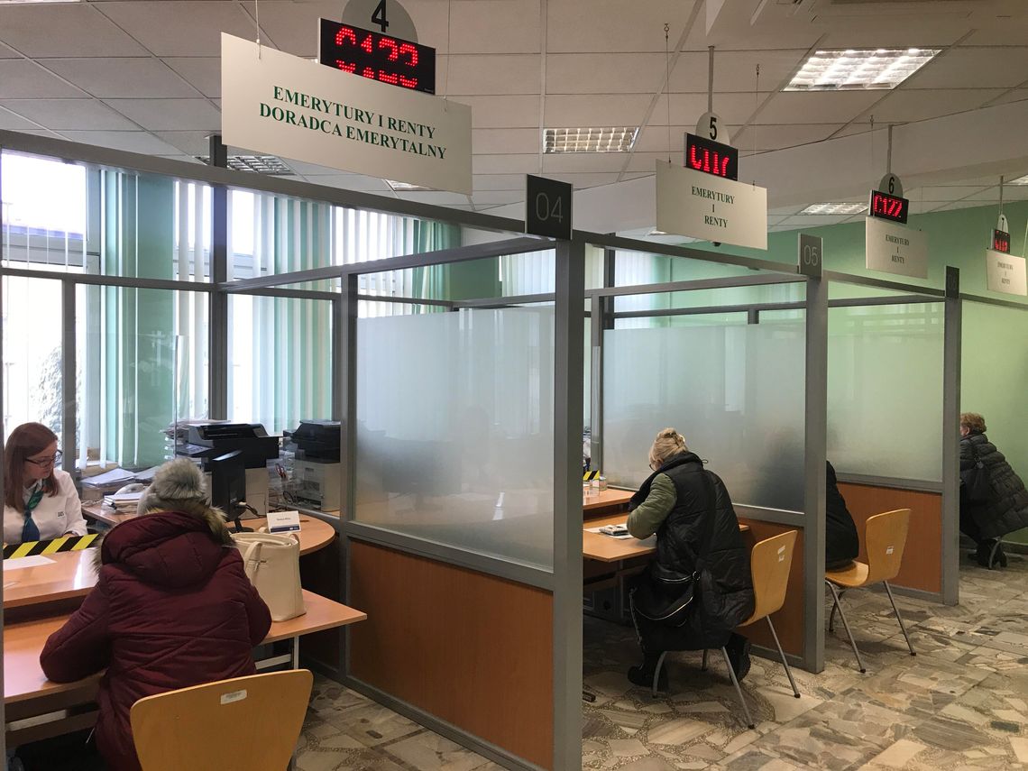 Dorabiałeś do wcześniejszej emerytury lub renty? Pamiętaj o rocznym rozliczeniu z ZUS