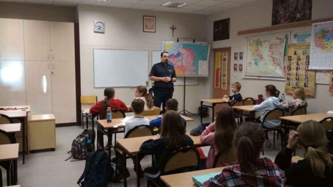 Dzielnicowi spotkali się z piątoklasistami 