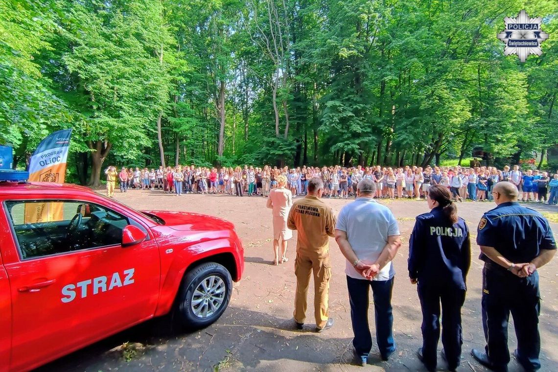 Edukacyjna impreza służb przy stawie Magiera. To w związku z nadchodzącymi wakacjami!