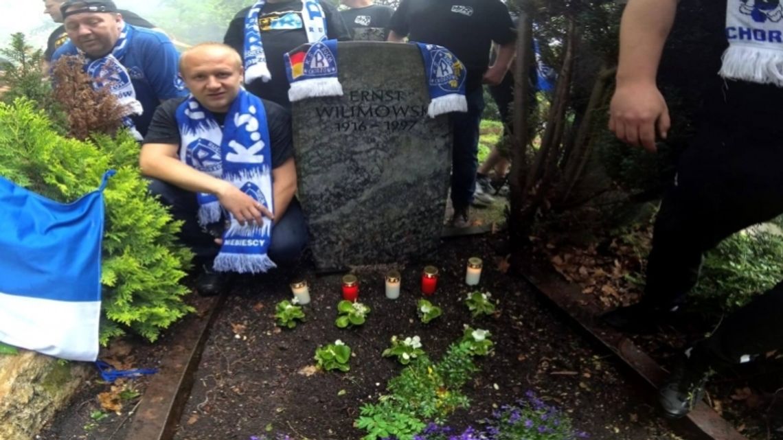 FC Deutschland na grobie Wilimowskiego
