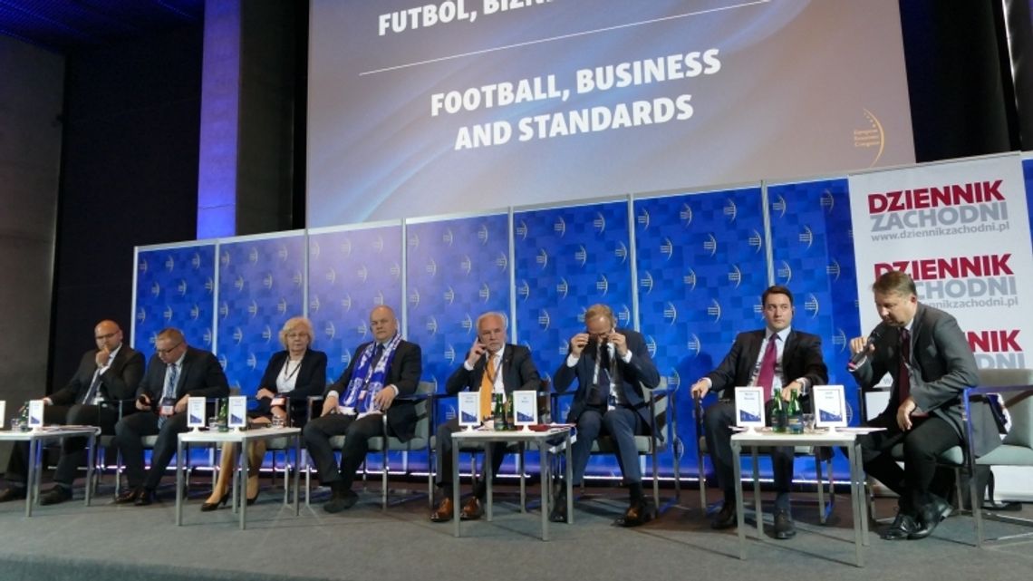 Futbol, biznes, standardy