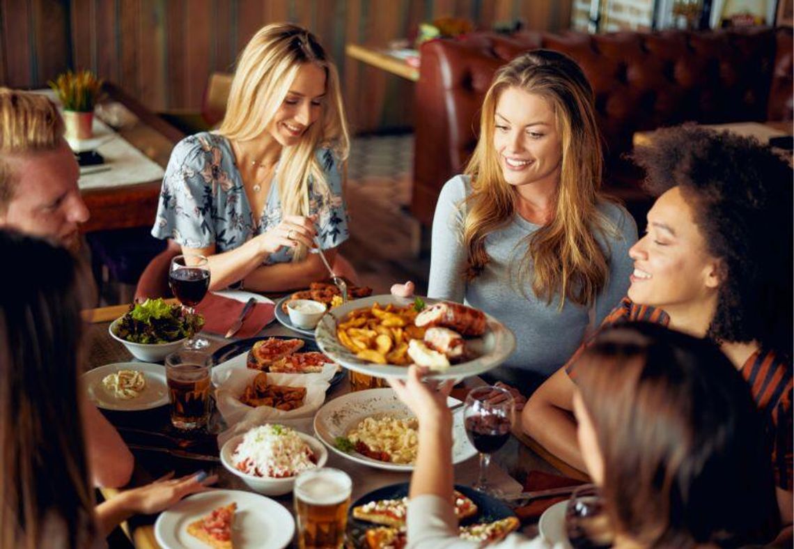 Gdzie zjeść w Krakowie? Sprawdzone restauracje, które naprawdę warto odwiedzić) Gdzie zjeść w Krakowie? Sprawdzone restauracje, które naprawdę warto odwiedzić)