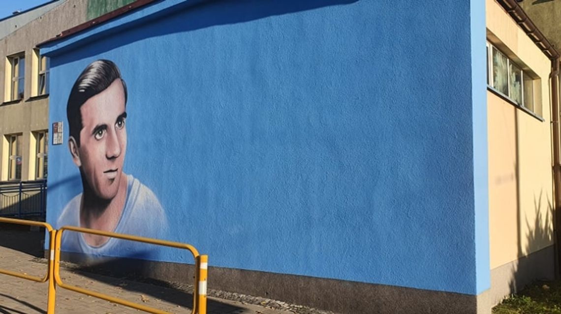 Gerard Cieślik bohaterem nowego muralu na ścianie Szkoły Podstawowej nr 21 w Chorzowie