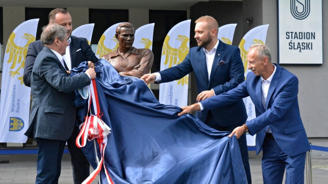 Gerard Cieślik upamiętniony pomnikiem pod Stadionem Śląskim [ZDJĘCIA] 