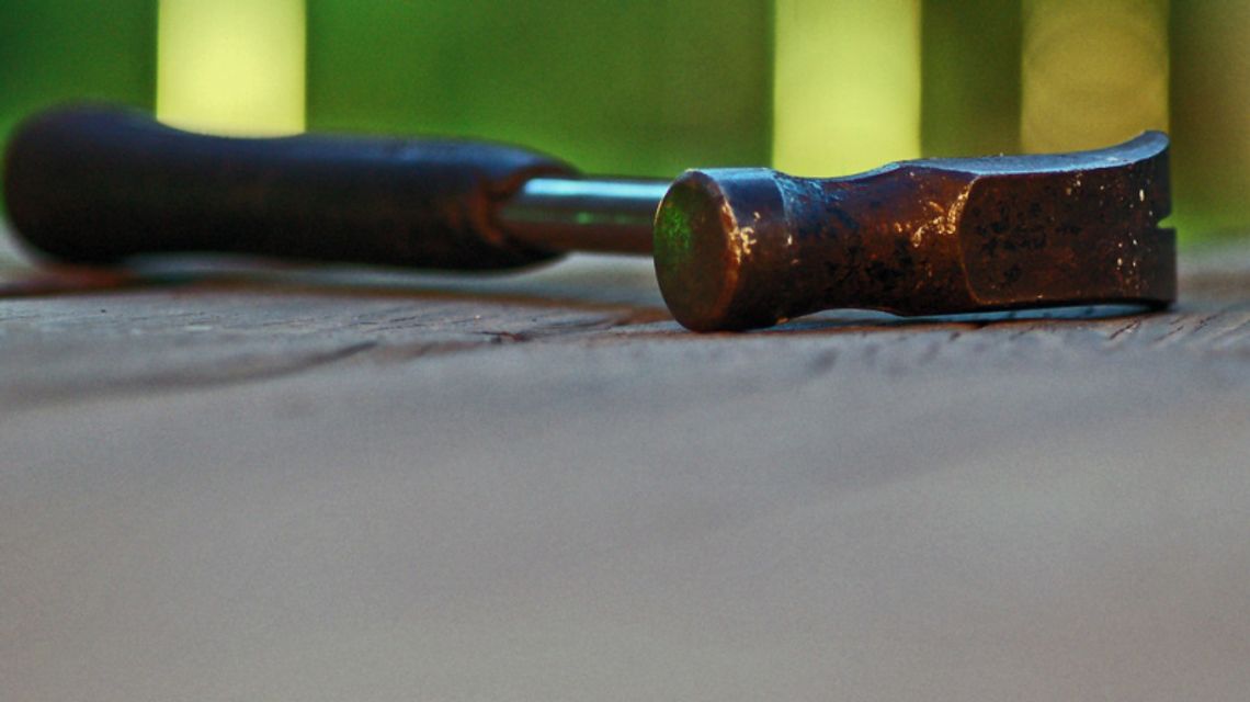 Grasował z młotkiem po sklepach