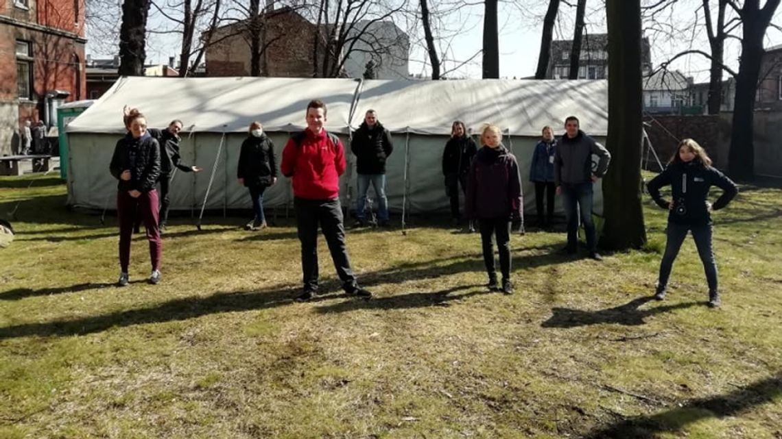 Harcerze rozstawili namioty dla ZSM