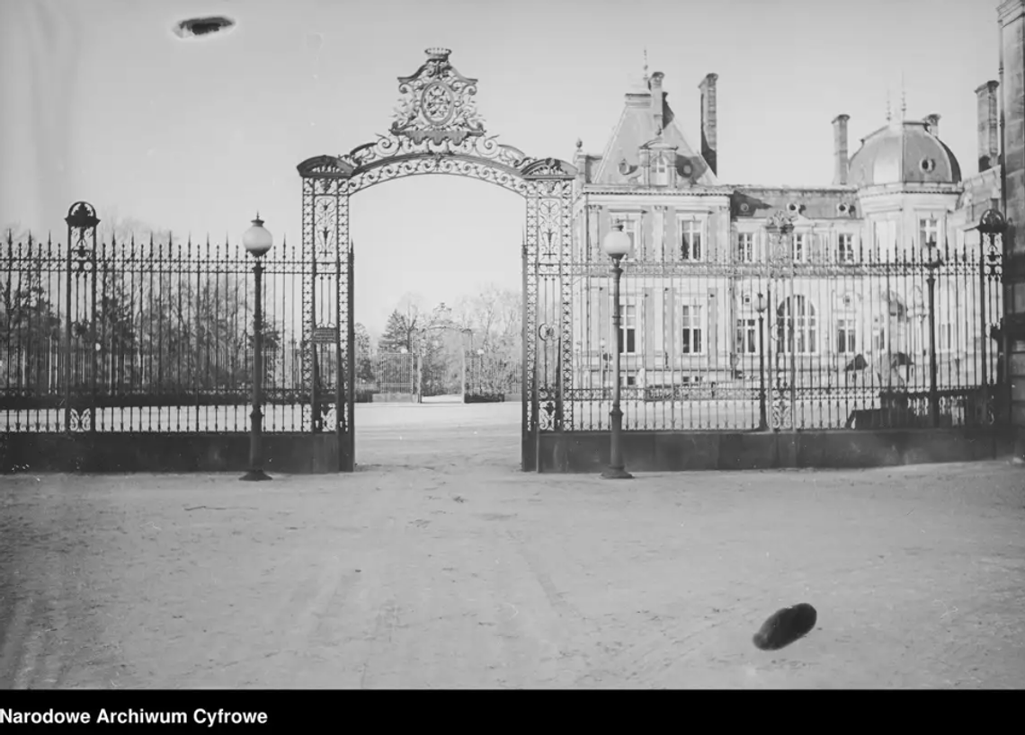 Historyczna brama „Małego Wersalu” wróci do Świerklańca! W środę podpisano umowę w tej sprawie