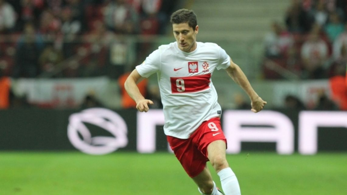 Historyczny powrót biało-czerwonych Historyczny powrót biało-czerwonych