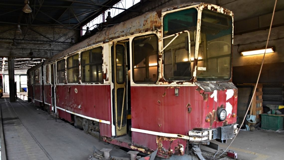 Historyczny Wagon 102N stanie się zabytkiem? "To nie jest taki zwykły tramwaj - to solidny kawałek komunikacyjnej i lokalnej historii"