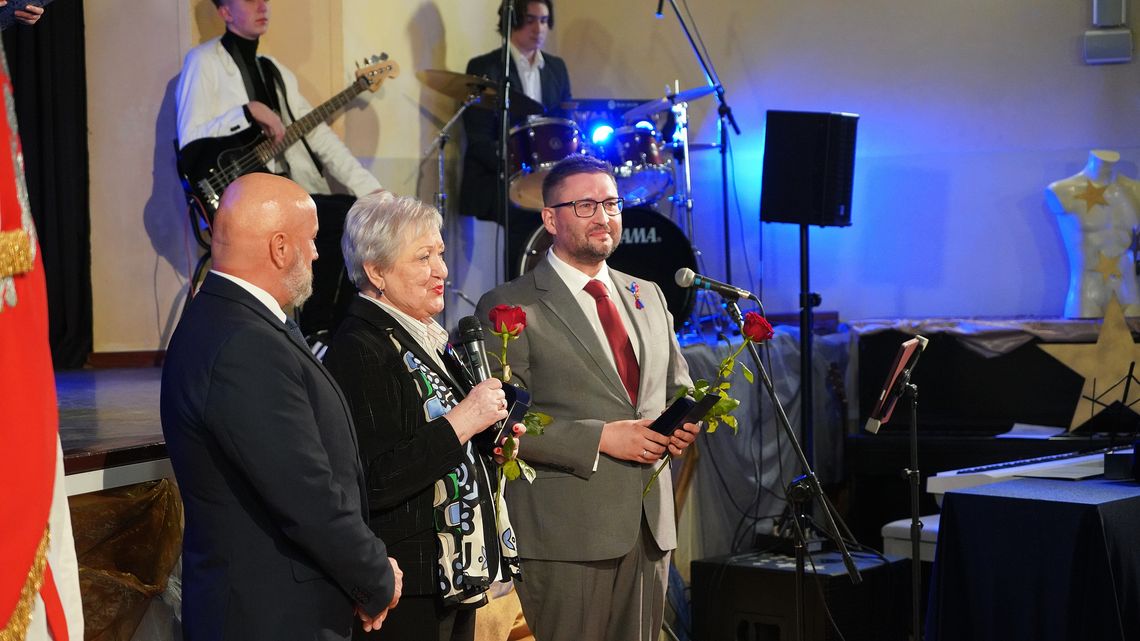 Honorowe Statuetki Batorego rozdane! Ta wyjątkowa tradycja chorzowskiego liceum trwa już od 28 lat