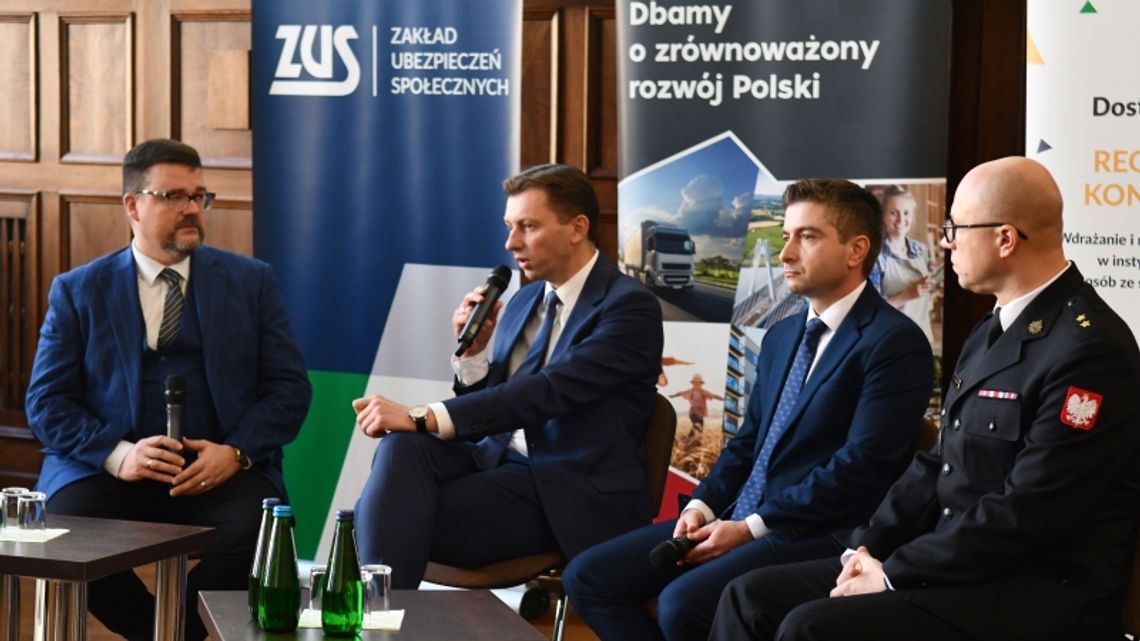 Jakie działania podjąć, aby miejsca publiczne były dostępne dla osób ze szczególnymi potrzebami? O tym debatowano w Chorzowie [ZDJĘCIA]