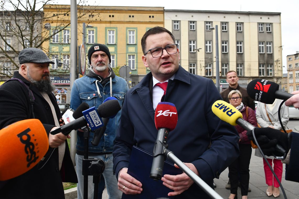 "Jestem wielkim demokratą. Można zbierać podpisy pod referendum, ale trzeba to robić zgodnie z prawem" "Jestem wielkim demokratą. Można zbierać podpisy pod referendum, ale trzeba to robić zgodnie z prawem"