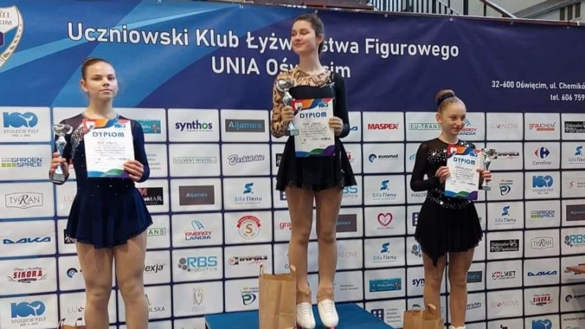 Julia Gruca, uczennica chorzowskiej szkoły zajęła drugie miejsce podczas zawodów w łyżwiarstwie figurowym w Oświęcimiu Julia Gruca, uczennica chorzowskiej szkoły zajęła drugie miejsce podczas zawodów w łyżwiarstwie figurowym w Oświęcimiu