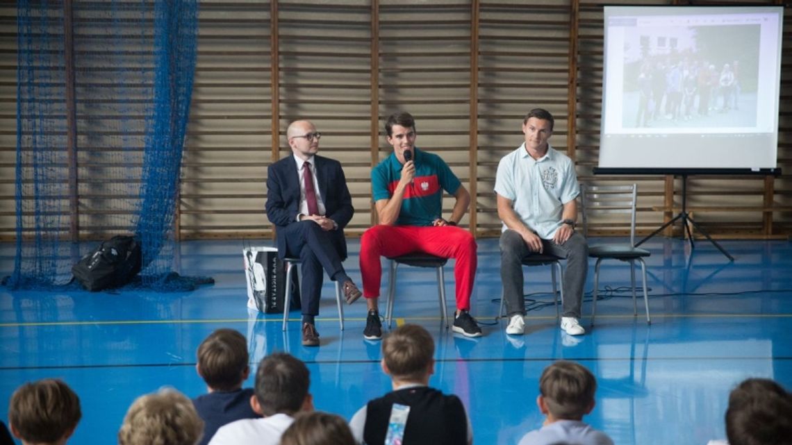 Kajetan Duszyński spotkał się z uczniam SP nr 5