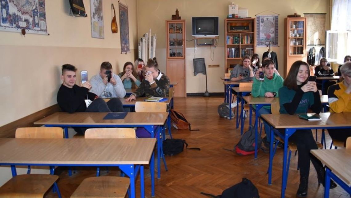 Kartkówka na telefonie!