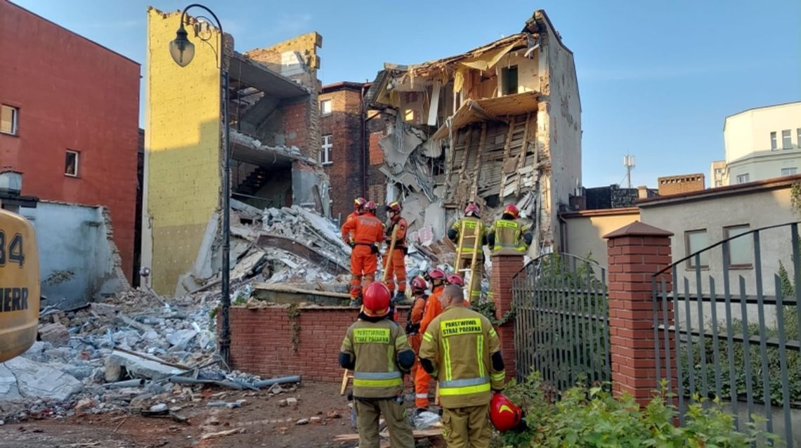 Katastrofa budowlana przy Dworcowej. Kamienica zostanie wyburzona! [ZDJĘCIA]