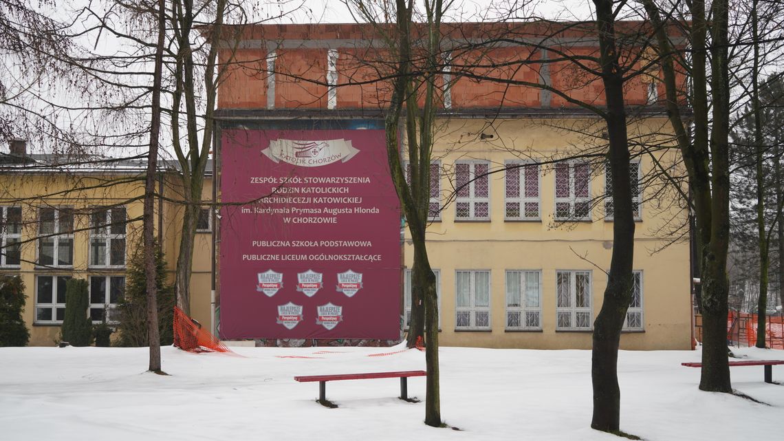 Katolik i Tesla wciąż na pozycji liderów. To właśnie te szkoły uznano za najlepsze w Chorzowie!