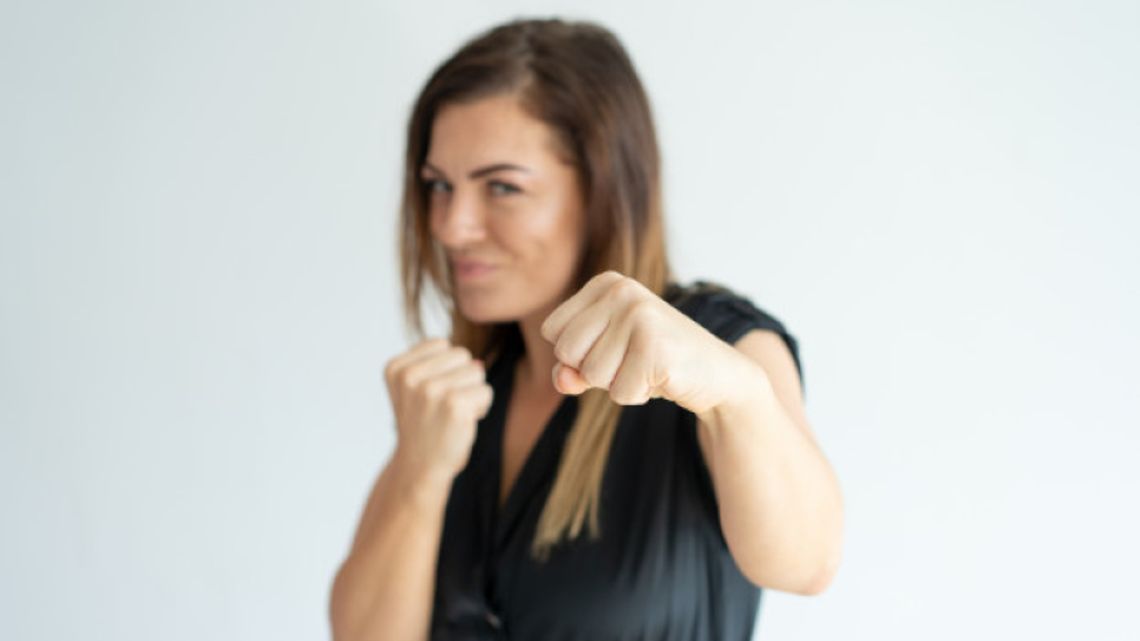 Kobiety uczą się samoobrony