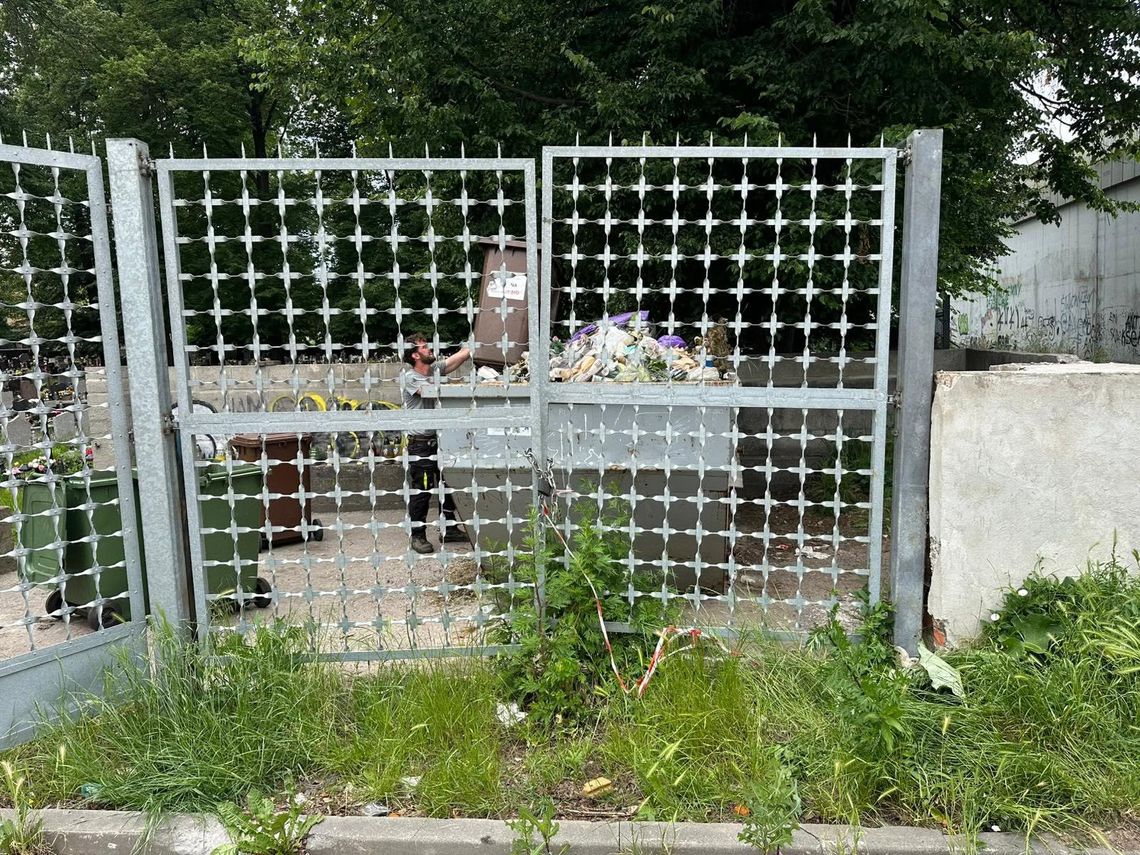 Ktoś chciał ukraść bramę cmentarza w Świętochłowicach. Parafia alarmuje i zgłasza na Policję
