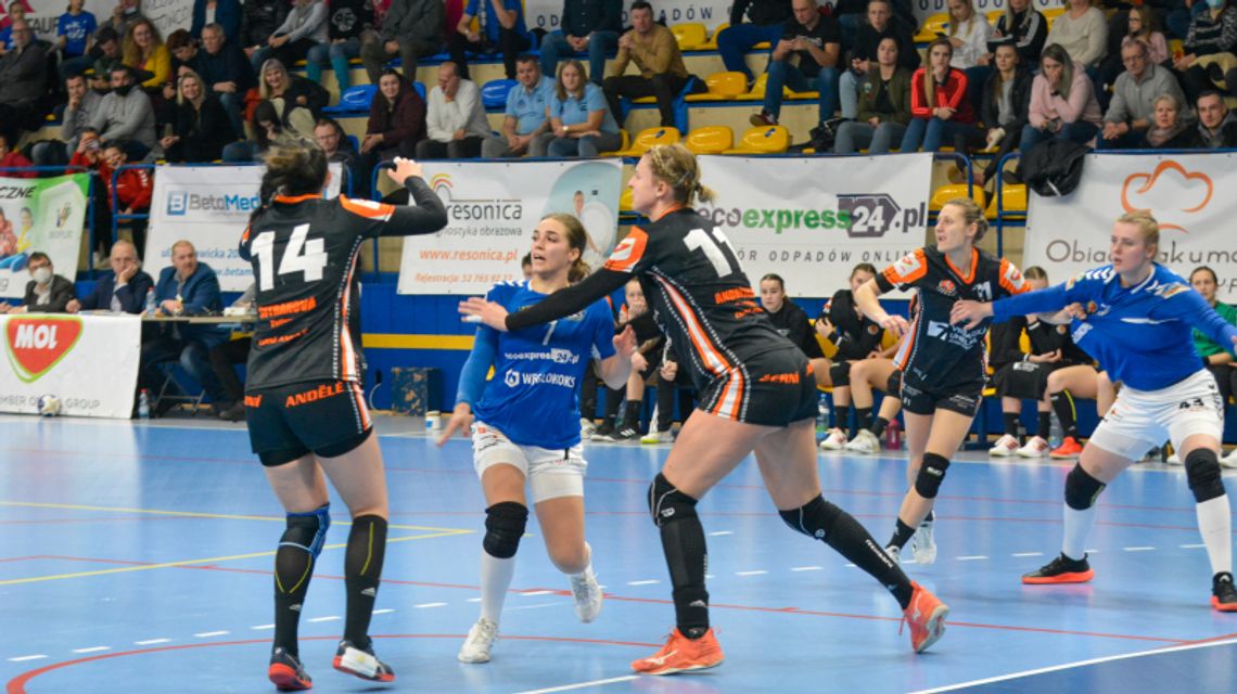 Lider MOL Ligi za mocny na "Niebieskie". Jarosław Knopik: "Zaczęliśmy popełniać proste błędy w ataku" [ZDJĘCIA]