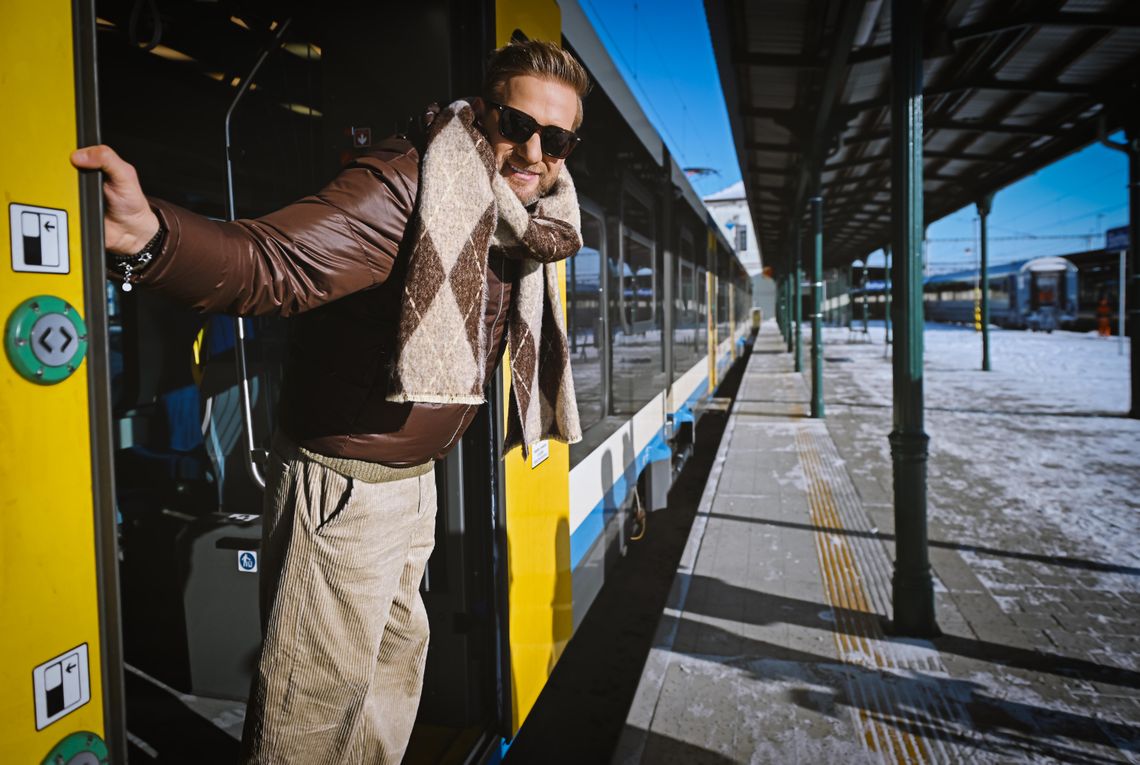 Małe gesty, większy komfort – savoir vivre w pociągach Kolei Śląskich