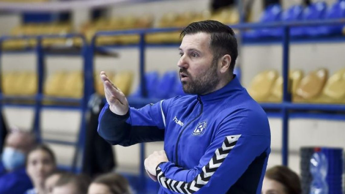 Marcin Księżyk pracuje z juniorkami Ruchu Marcin Księżyk pracuje z juniorkami Ruchu