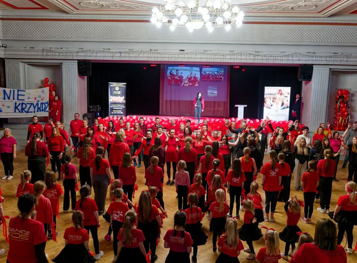 Miasto, które nie milczy – Świętochłowice zatańczyły przeciw przemocy