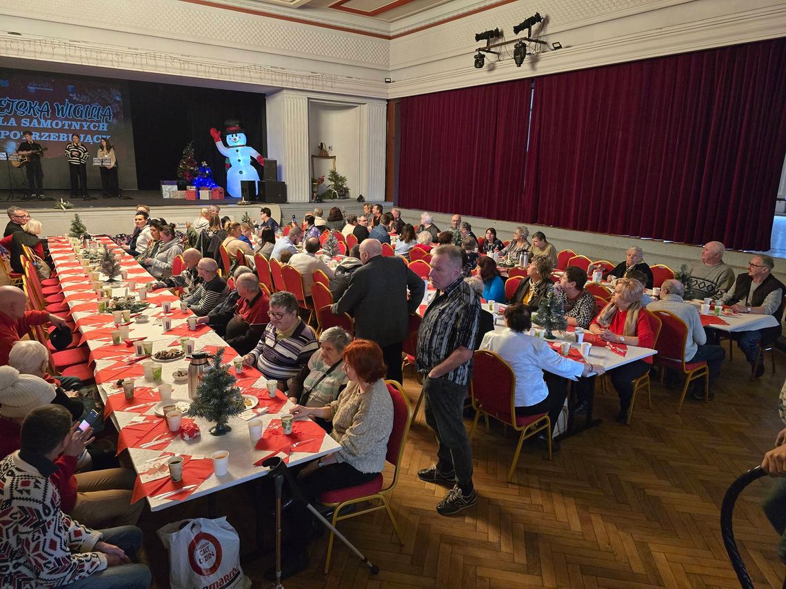 Miejska Wigilia dla Samotnych w Świętochłowicach. Wspólnota, bliskość i nadzieja na święta! Miejska Wigilia dla Samotnych w Świętochłowicach. Wspólnota, bliskość i nadzieja na święta!