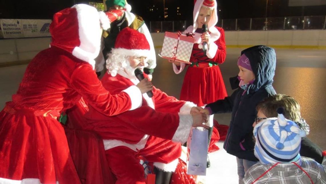 Mikołaj ponownie odwiedzi lodowisko