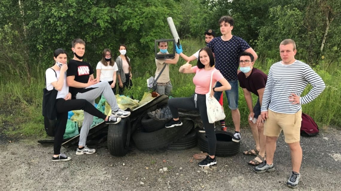 Młodzi chorzowianie posprzątają las