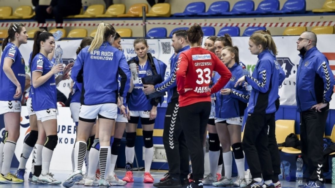 Na początku II połowy był remis. „Niebieskie” powalczyły z liderem