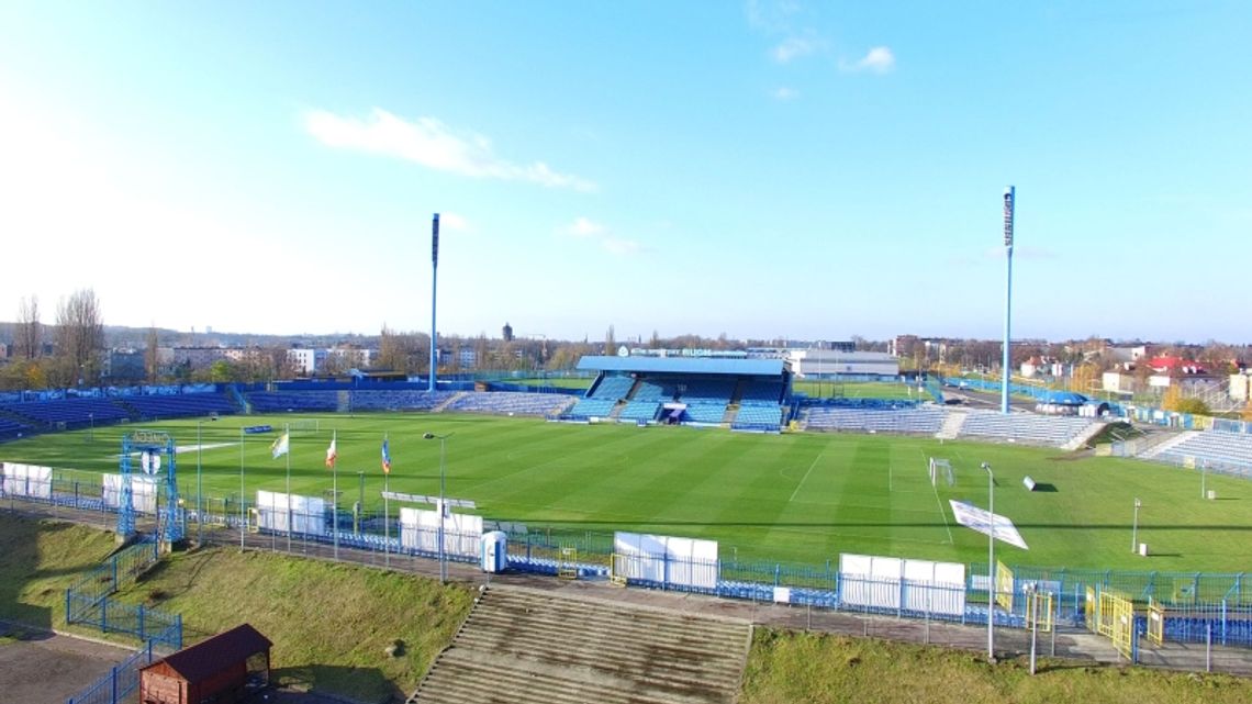  Na stadionie przy Cichej ruszają prace związane z oświetleniem, a na kibiców nałożono półroczny zakaz wyjazdowy. Tak wygląda przedsmak rundy wiosennej Ruchu Chorzów