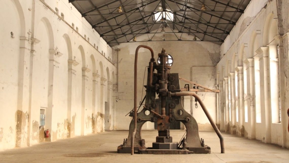 Na terenie dawnej huty praca wre!