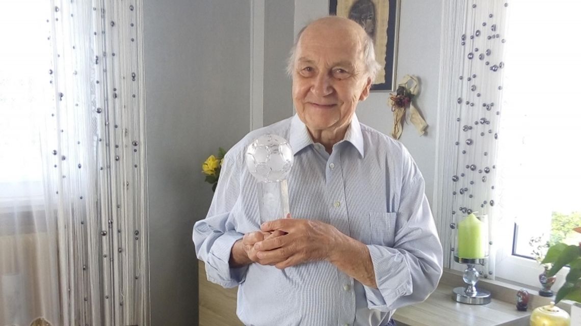 Nagroda im. Gerarda Cieślika w rękach Eugeniusza Fabera