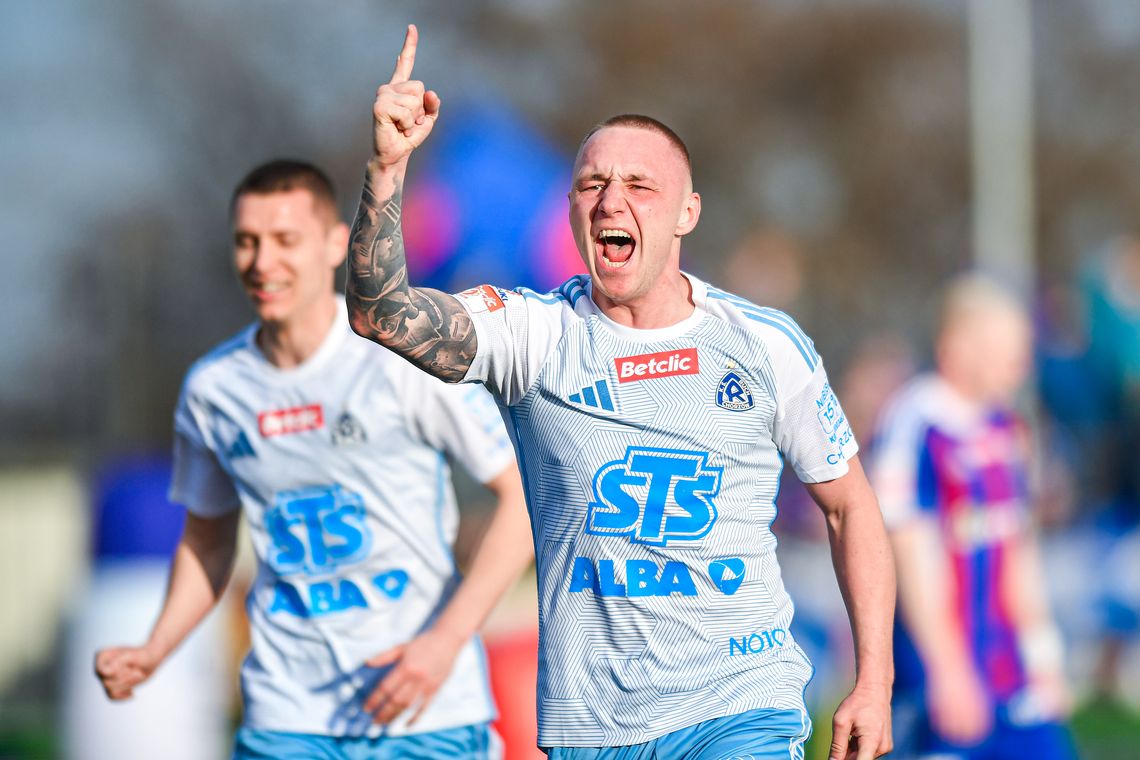 Niebiescy górą w Najstarszych Derbach Śląska! Ruch wygrywa drugi wyjazdowy mecz z rzędu Niebiescy górą w Najstarszych Derbach Śląska! Ruch wygrywa drugi wyjazdowy mecz z rzędu