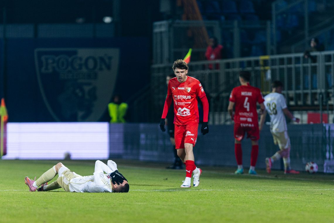 Niebiescy przegrywają z Pogonią! Ruch wygrywał 1:0, ale z Siedlec wyjedzie bez punktów... Niebiescy przegrywają z Pogonią! Ruch wygrywał 1:0, ale z Siedlec wyjedzie bez punktów...