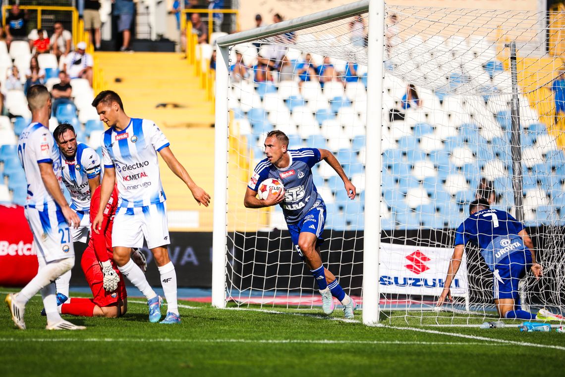 Niebiescy remisują, choć na kilka minut przed końcem Stal wygrywała 2:0