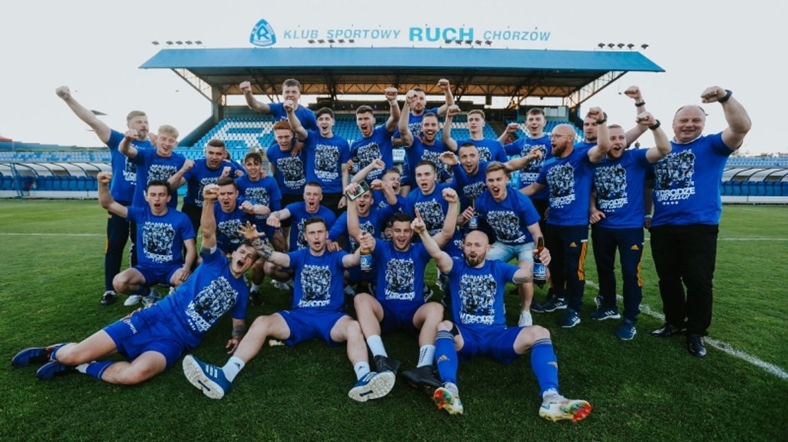 Niebiescy z premią za awans do 2. ligi Niebiescy z premią za awans do 2. ligi