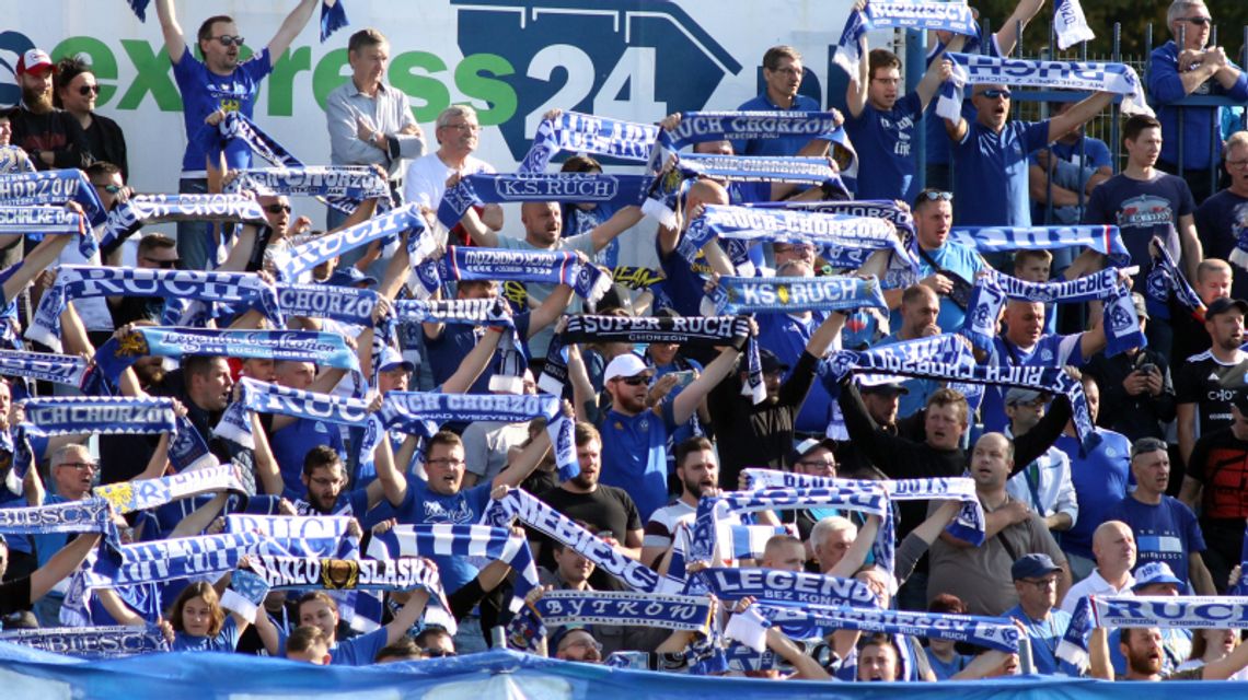 Niebiescy zagrają z Radunią Stężyce. Przeczytaj co powiedział trener Jarosław Skrobacz na konferencji prasowej!