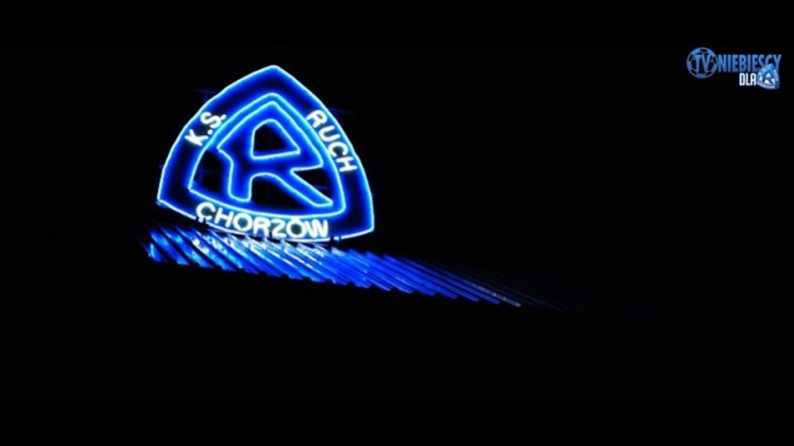 Niebieska eRka na niebie się mieni