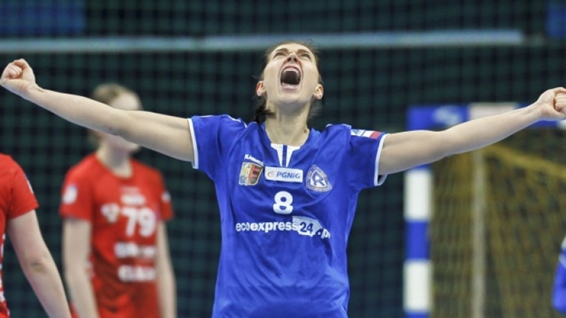 Niebieskie wracają na parkiet. W niedzielę zmierzą się z Kobierkami Niebieskie wracają na parkiet. W niedzielę zmierzą się z Kobierkami