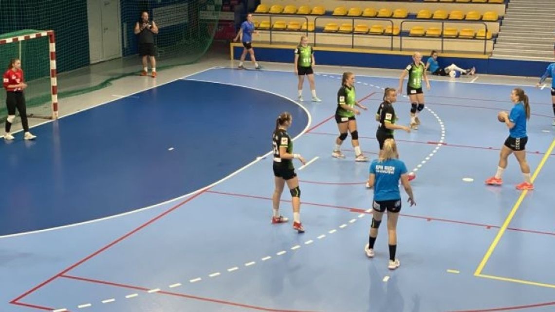 Niebieskie wygrywają w pierwszym sparingu, Nimsz z kontuzją