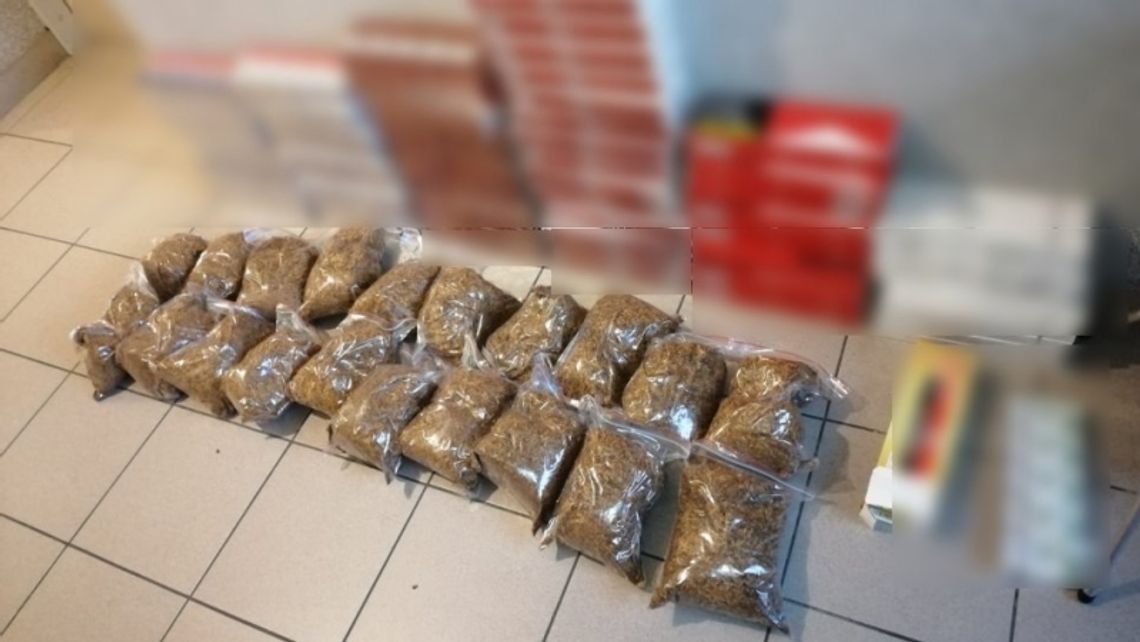 Nielegalne papierosy w rękach policji