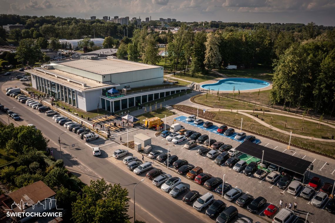 Nowa hala sportowa w Świętochłowicach dostępna dla mieszkańców – październikowa promocja na weekendy Nowa hala sportowa w Świętochłowicach dostępna dla mieszkańców – październikowa promocja na weekendy