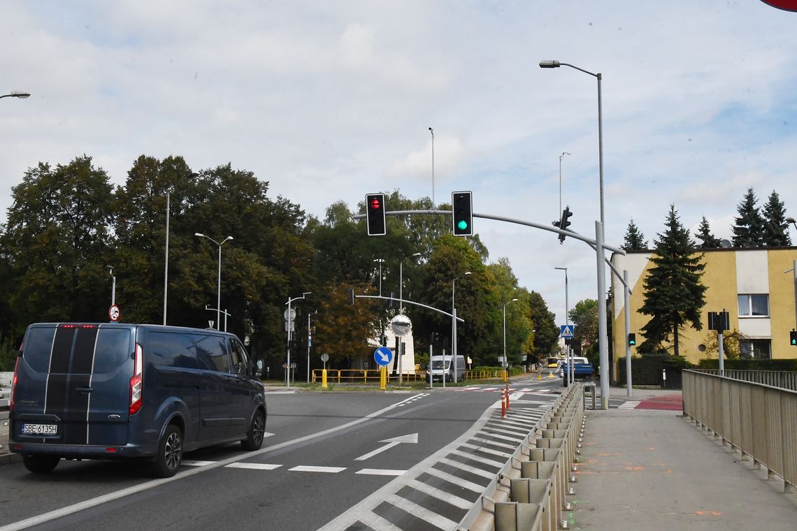 Nowa sygnalizacja na ul. Dąbrowskiego już działa! To skrzyżowanie znane jest z dużej liczby wypadków