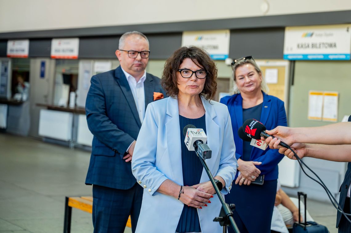 Nowe kasy na zabrzańskim dworcu – Koleje Śląskie i Intercity łączą siły