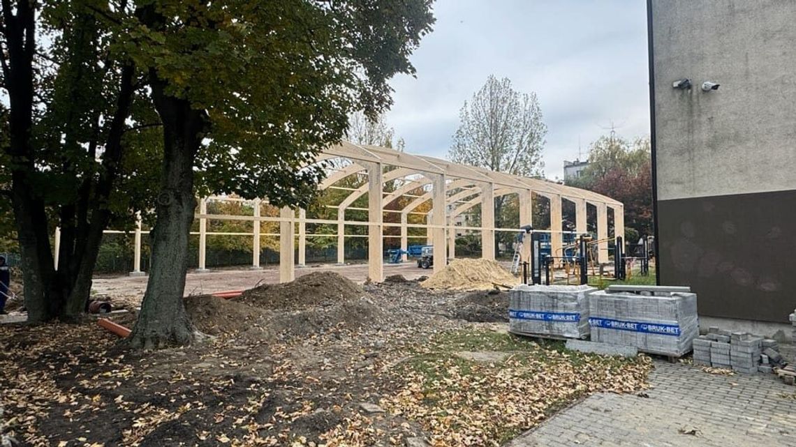 Nowoczesne hale sportowe Olimpia powstają przy świętochłowickich szkołach Nowoczesne hale sportowe Olimpia powstają przy świętochłowickich szkołach