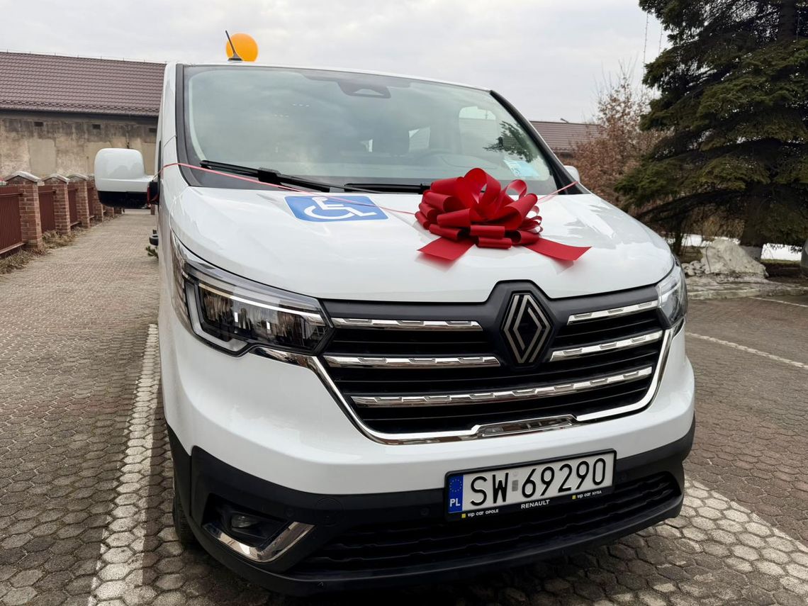 Nowy samochód i pochylnia w świętochłowickiej "Złotej Jesieni". Ośrodek staje się miejscem bez barier